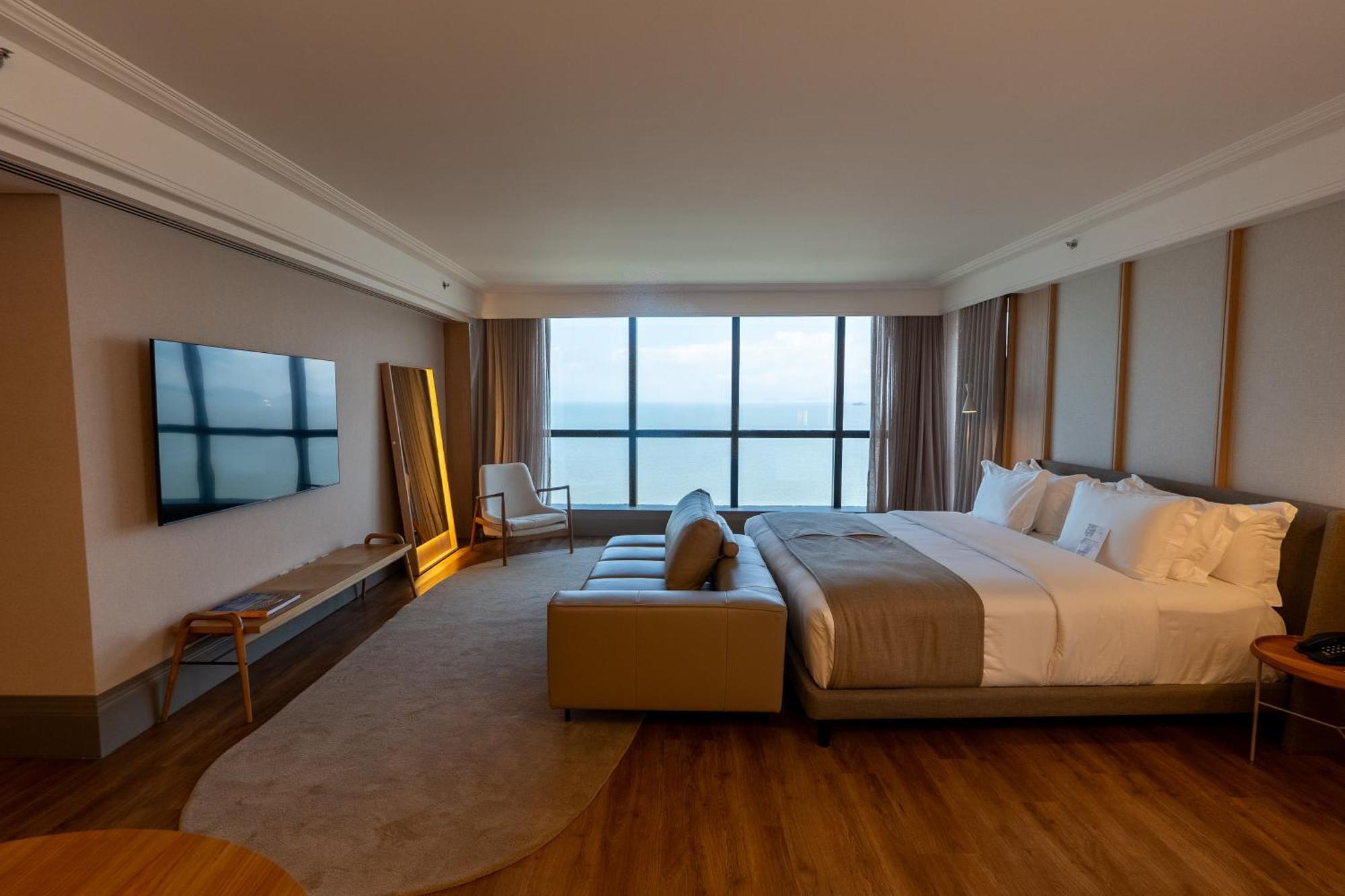 Deluxe Suite,1669010833:JPEG