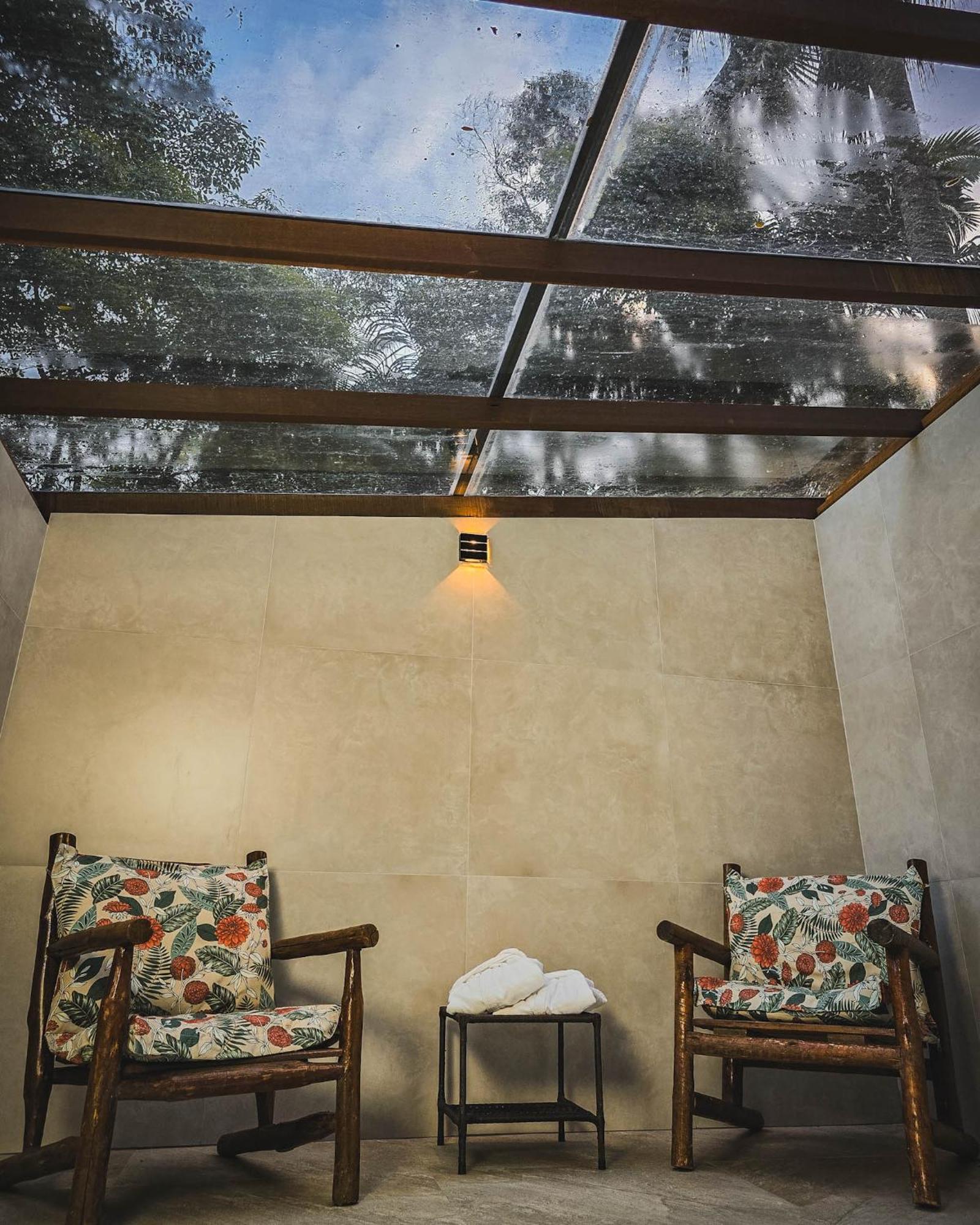 Deluxe Family Room,1675860811:JPEG