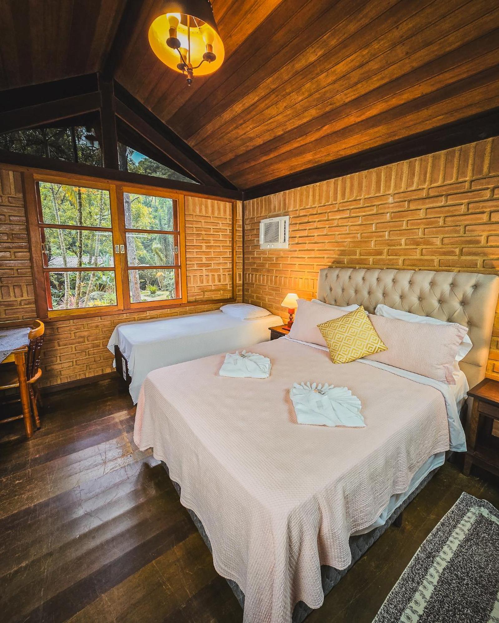 Deluxe Room,1675860842:JPEG