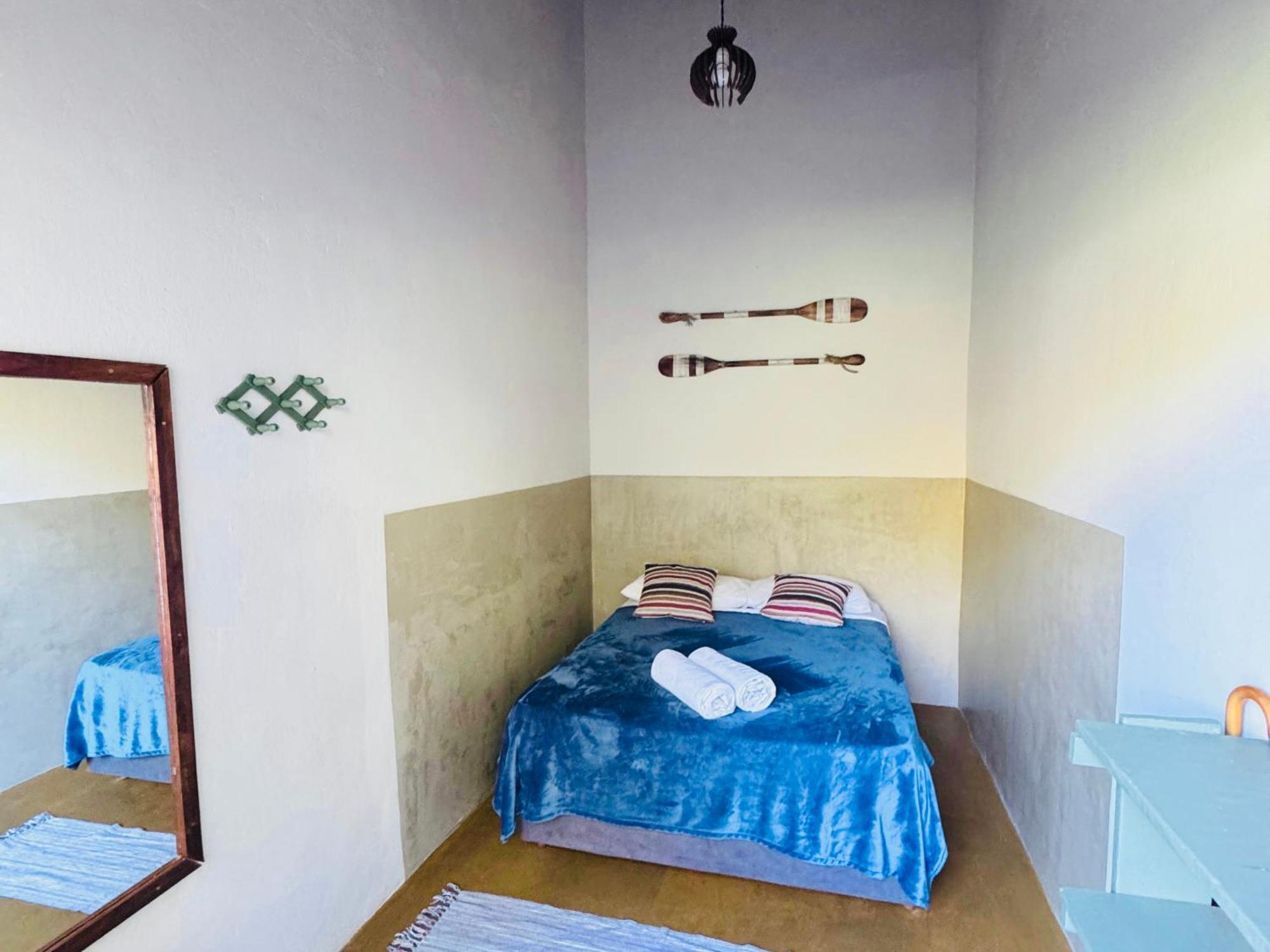 Quarto com Cama de Casal ou 2 de Solteiro e Banheiro Privativo Externo