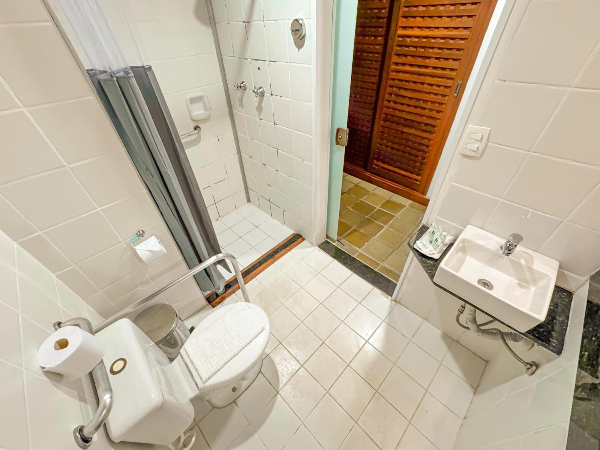 Luxury Swimming Pool Front - Disability Access,1681742612:JPEG