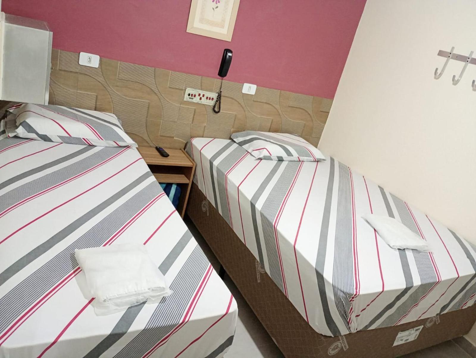 Quarto Duplo com Cama Extra