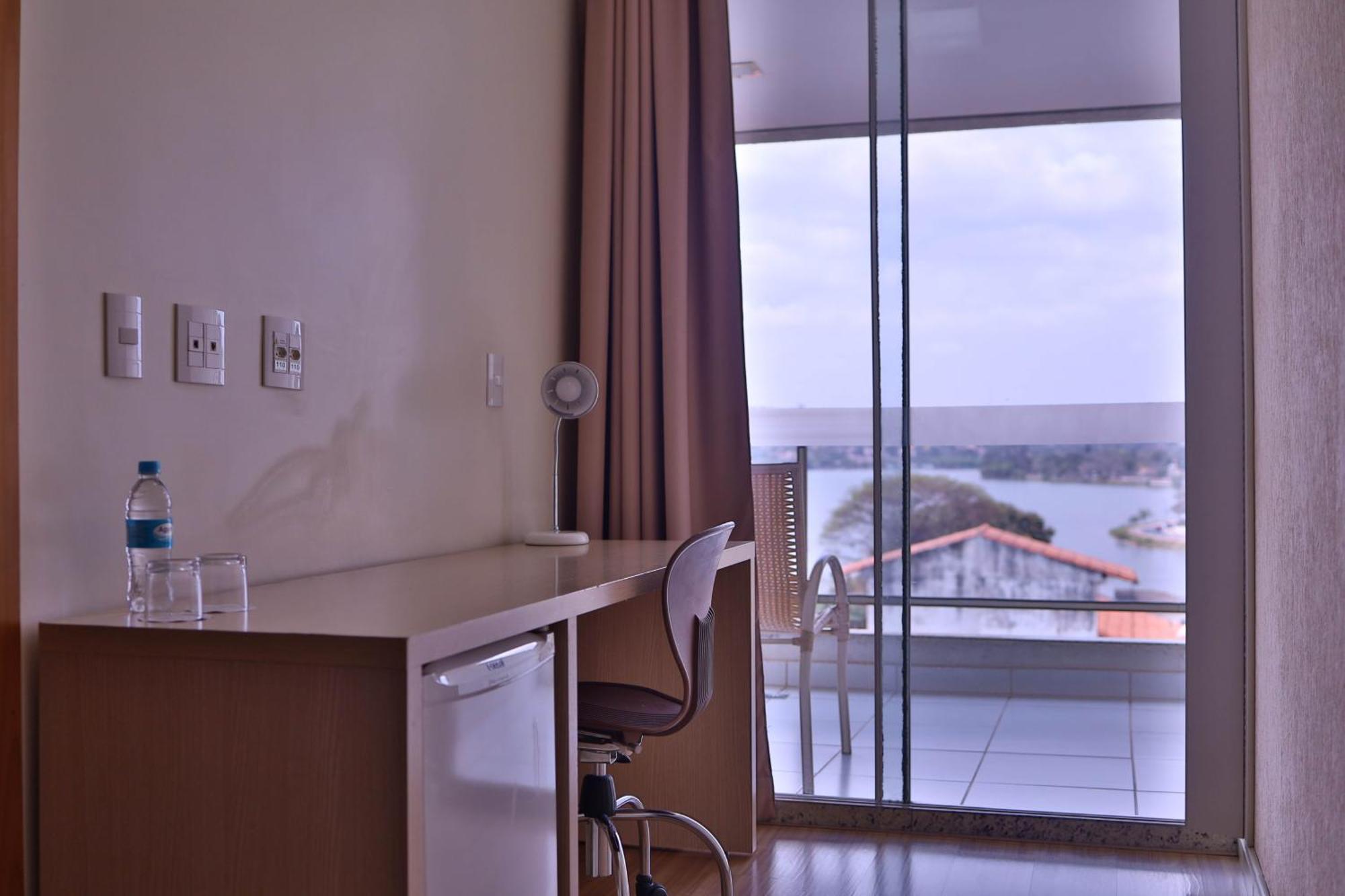 Quarto Luxo com Cama Queen-size