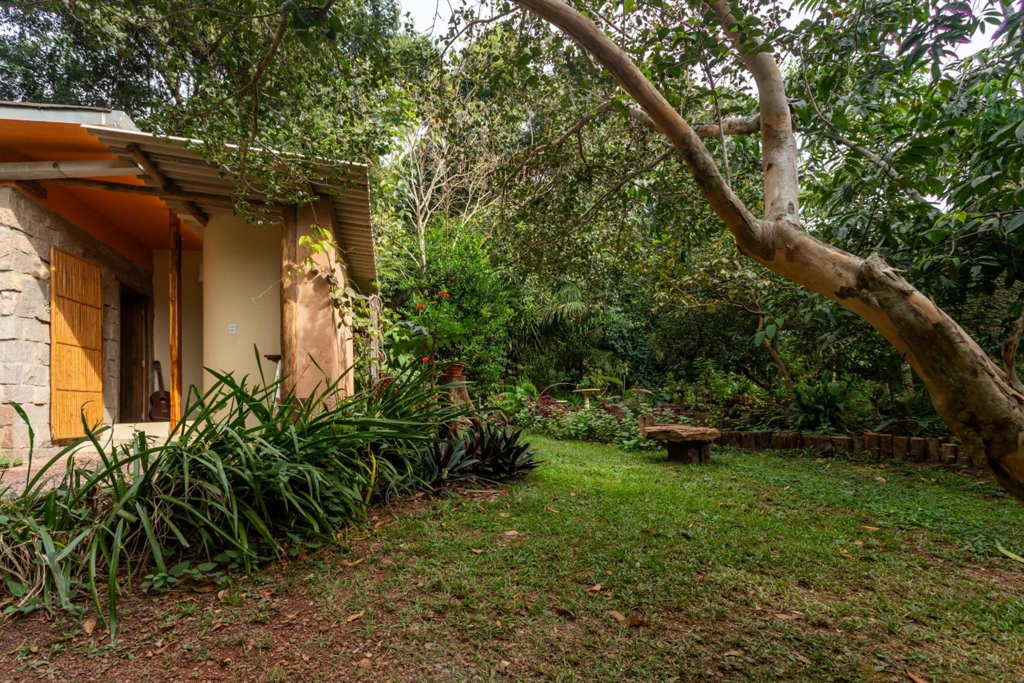Quarto com Cama de Casal ou 2 de Solteiro e Vista do Jardim