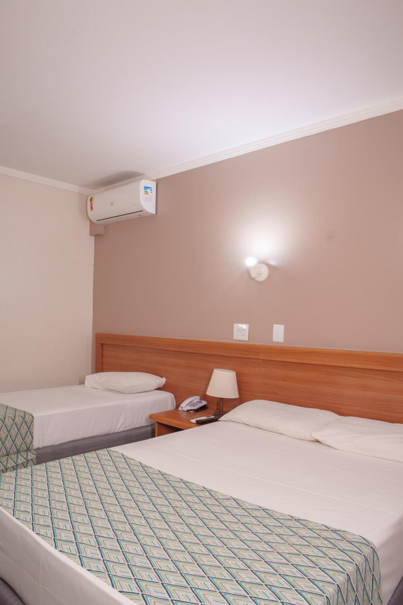 Quarto Standard com 2 Camas de Solteiro