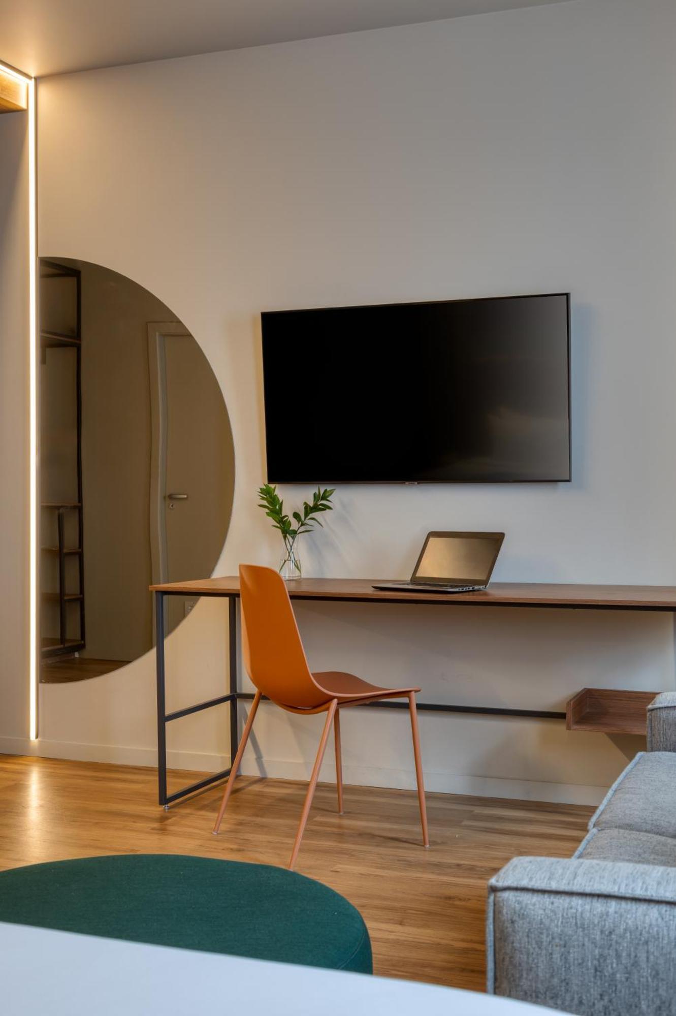 Superior Apartment with Queen Bed,1697823384:JPEG