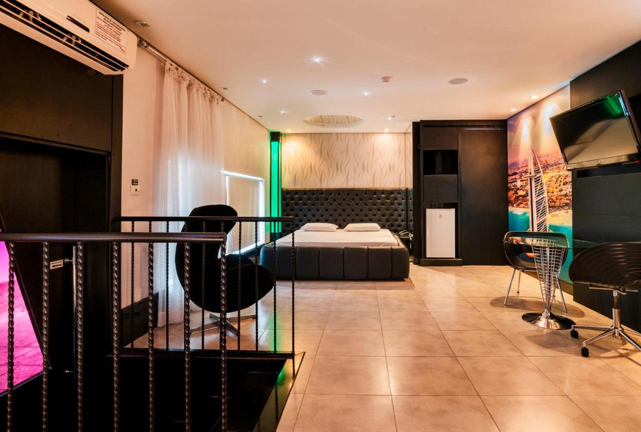 Suíte Deluxe com Banheira de Hidromassagem