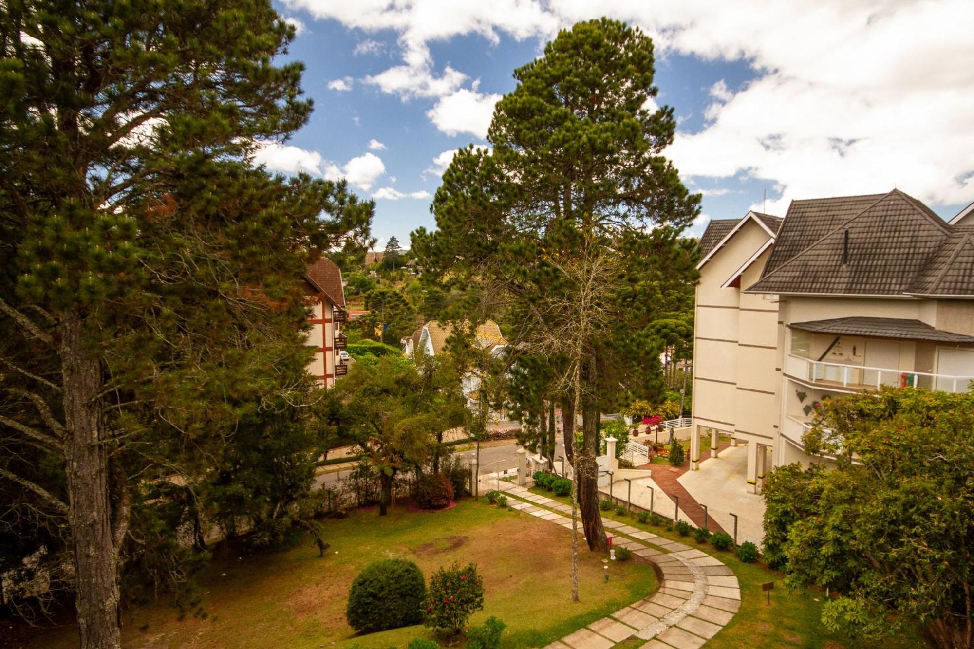 Quarto Duplo com Vista do Jardim