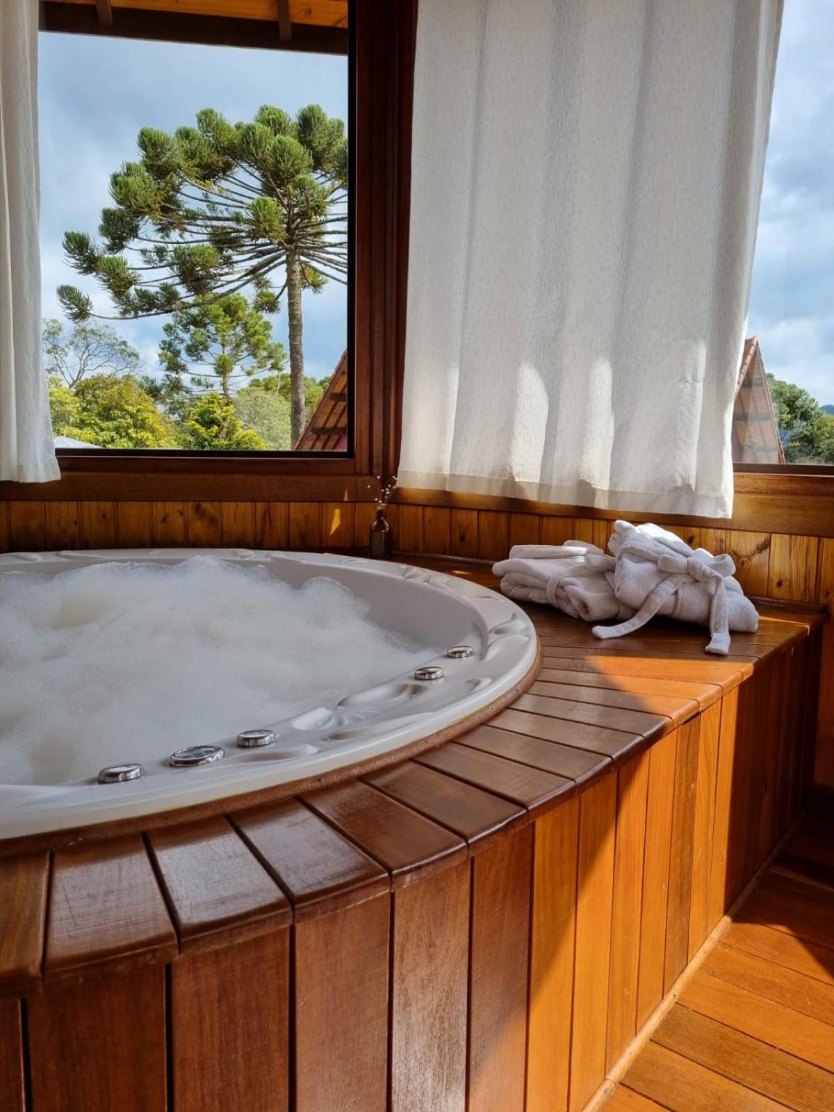 Chalet Master Spa Bath,1698941188:JPEG