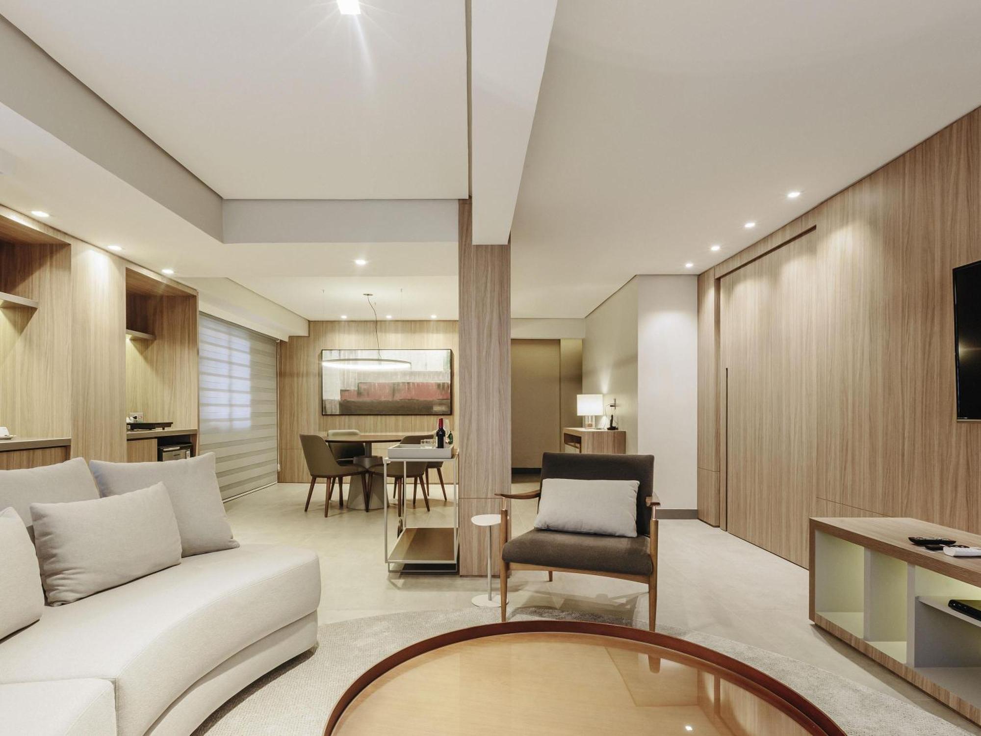 Executive Suite One King