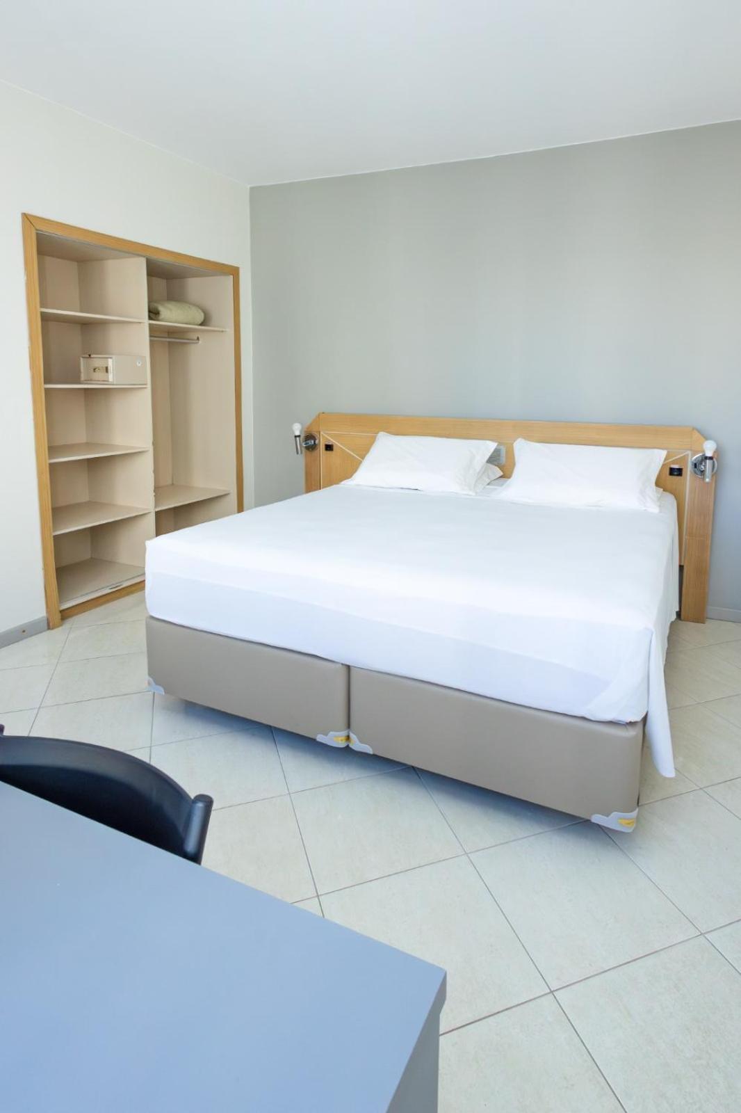 Quarto Duplo Standard