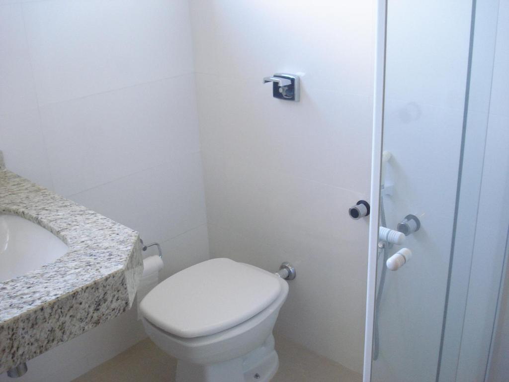 Quarto com Cama de Casal ou 2 de Solteiro