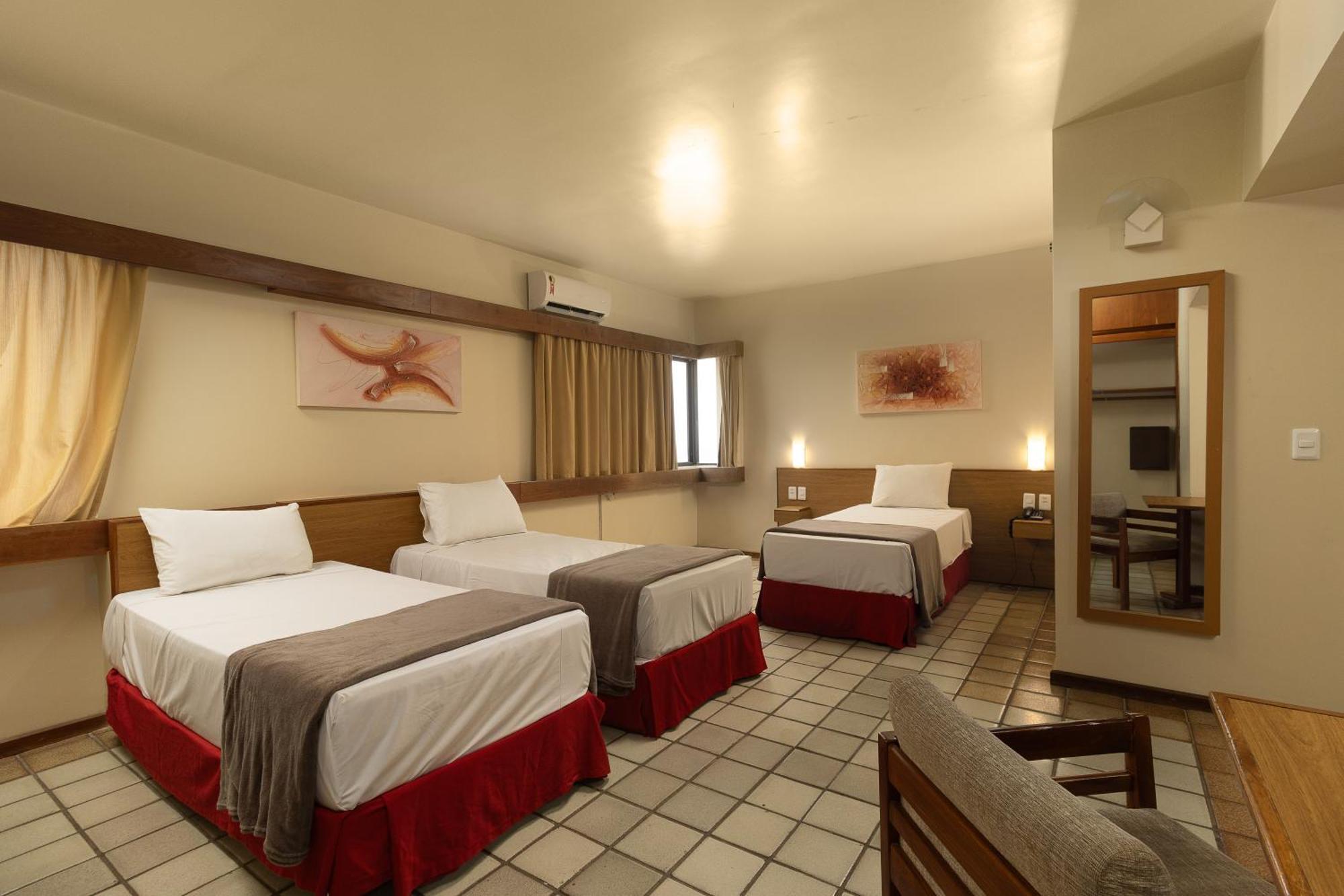 Quarto Triplo Standard com Camas de Solteiro