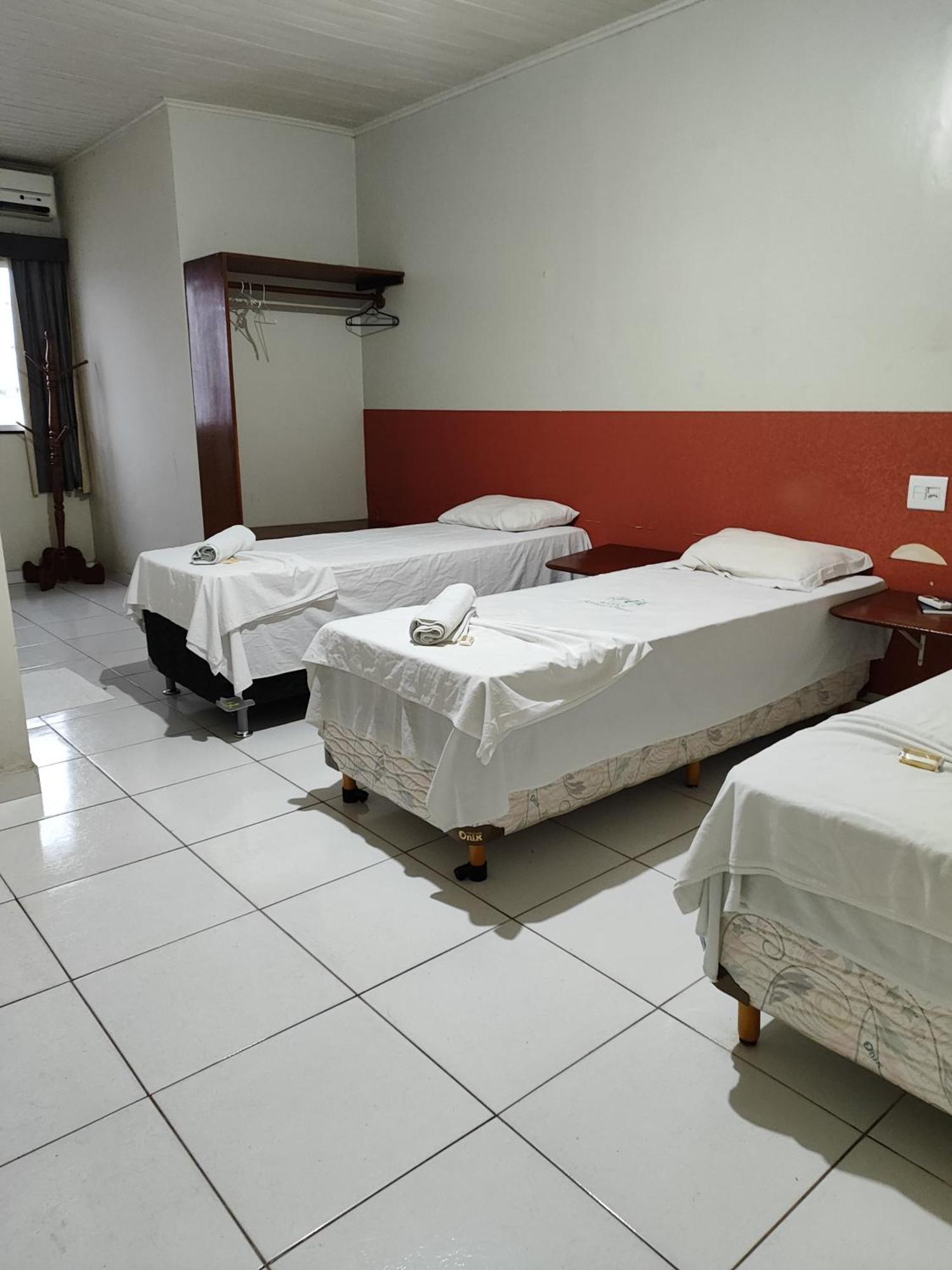 Quarto Triplo Standard