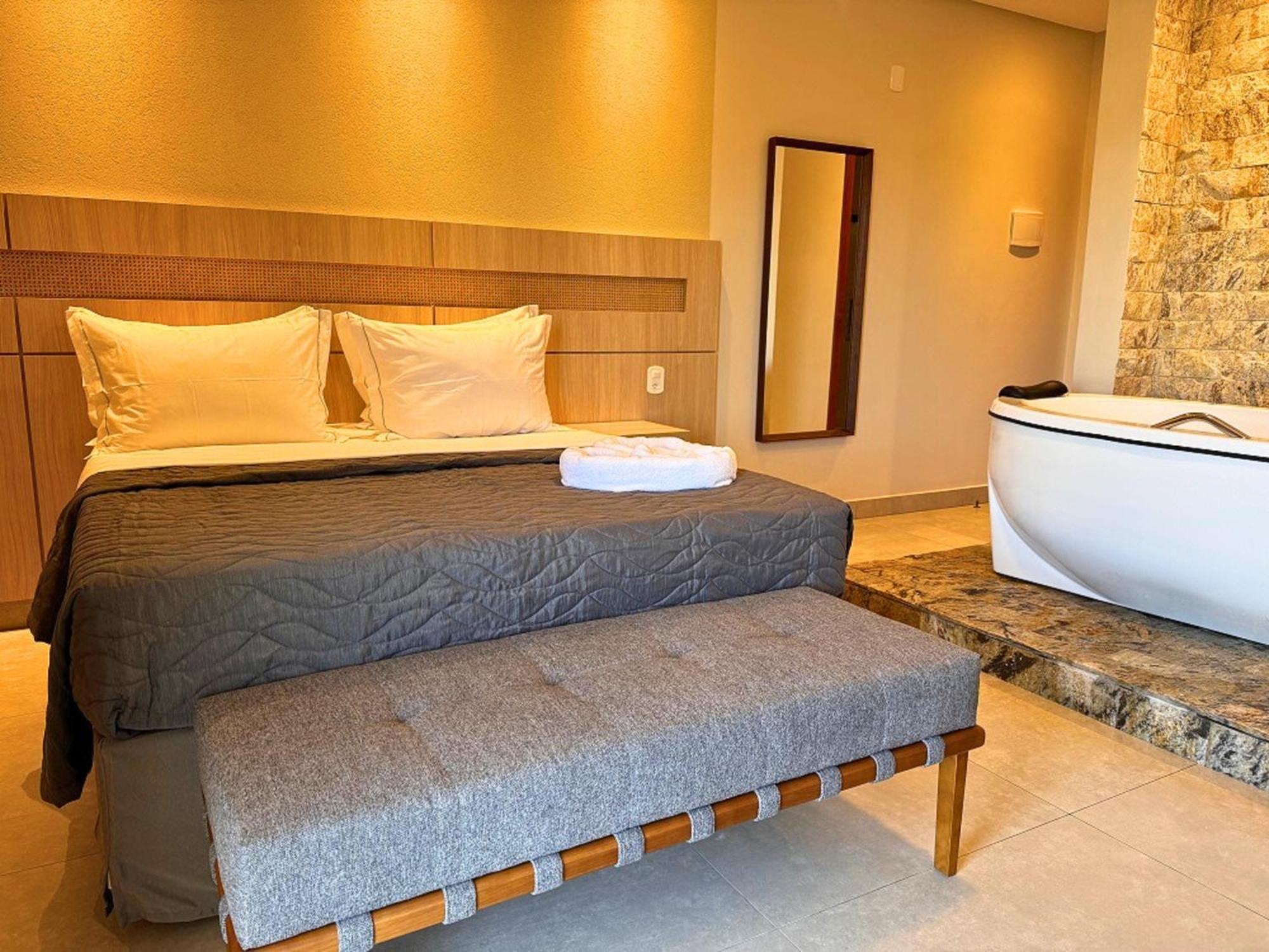 Suíte Deluxe com Banheira de Hidromassagem