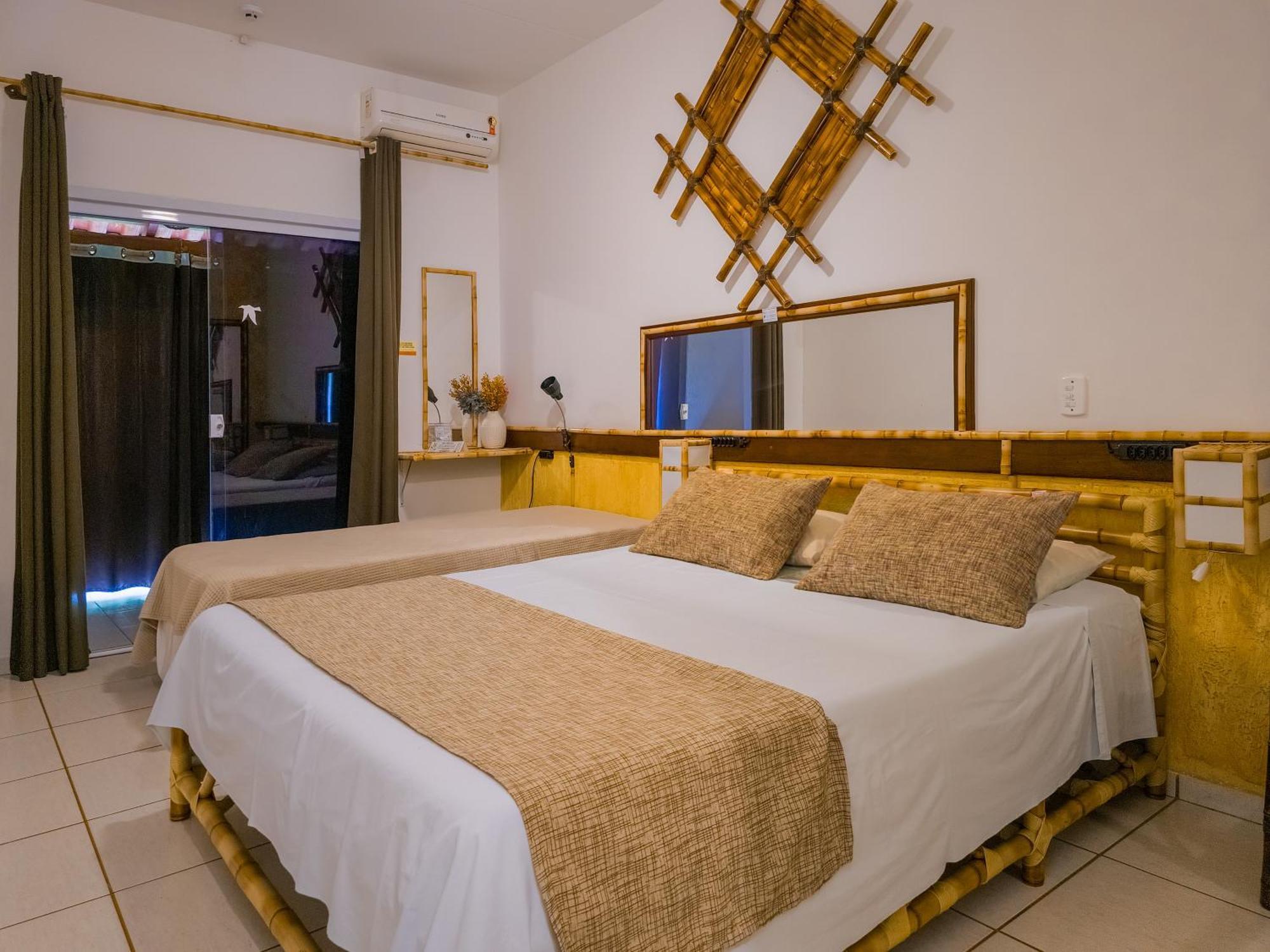 Quarto Triplo com Varanda
