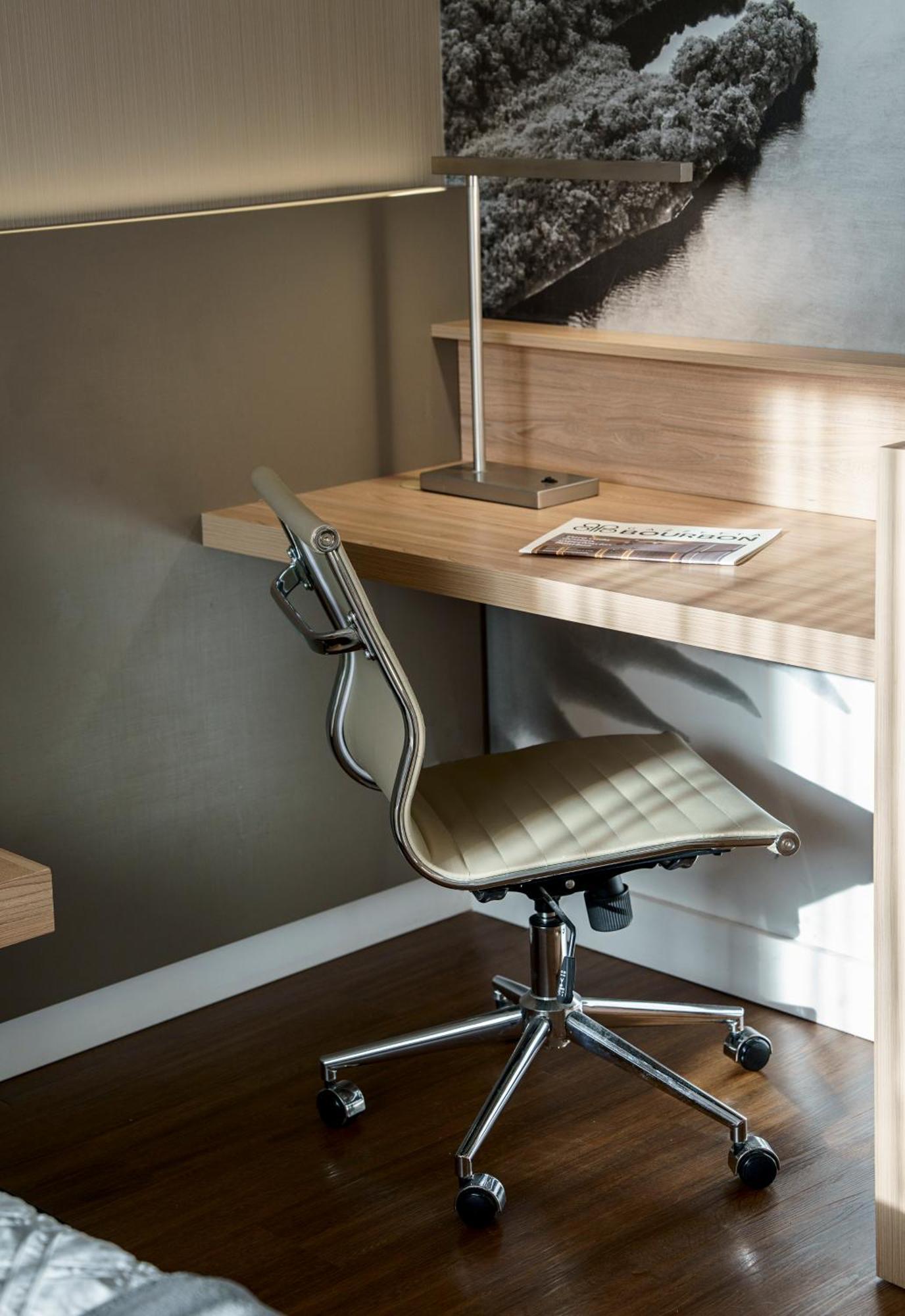 Double Room,1747077071:JPEG