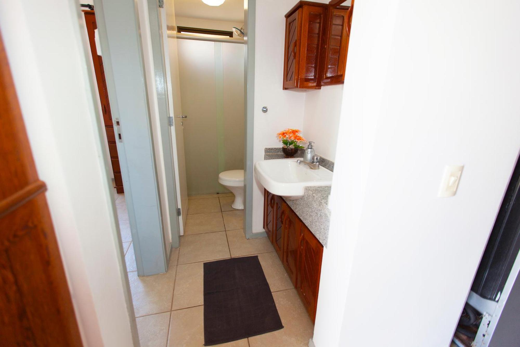 Apartamento de 2 Quartos - 1 Cama Queen-size e 2 Camas de Solteiro