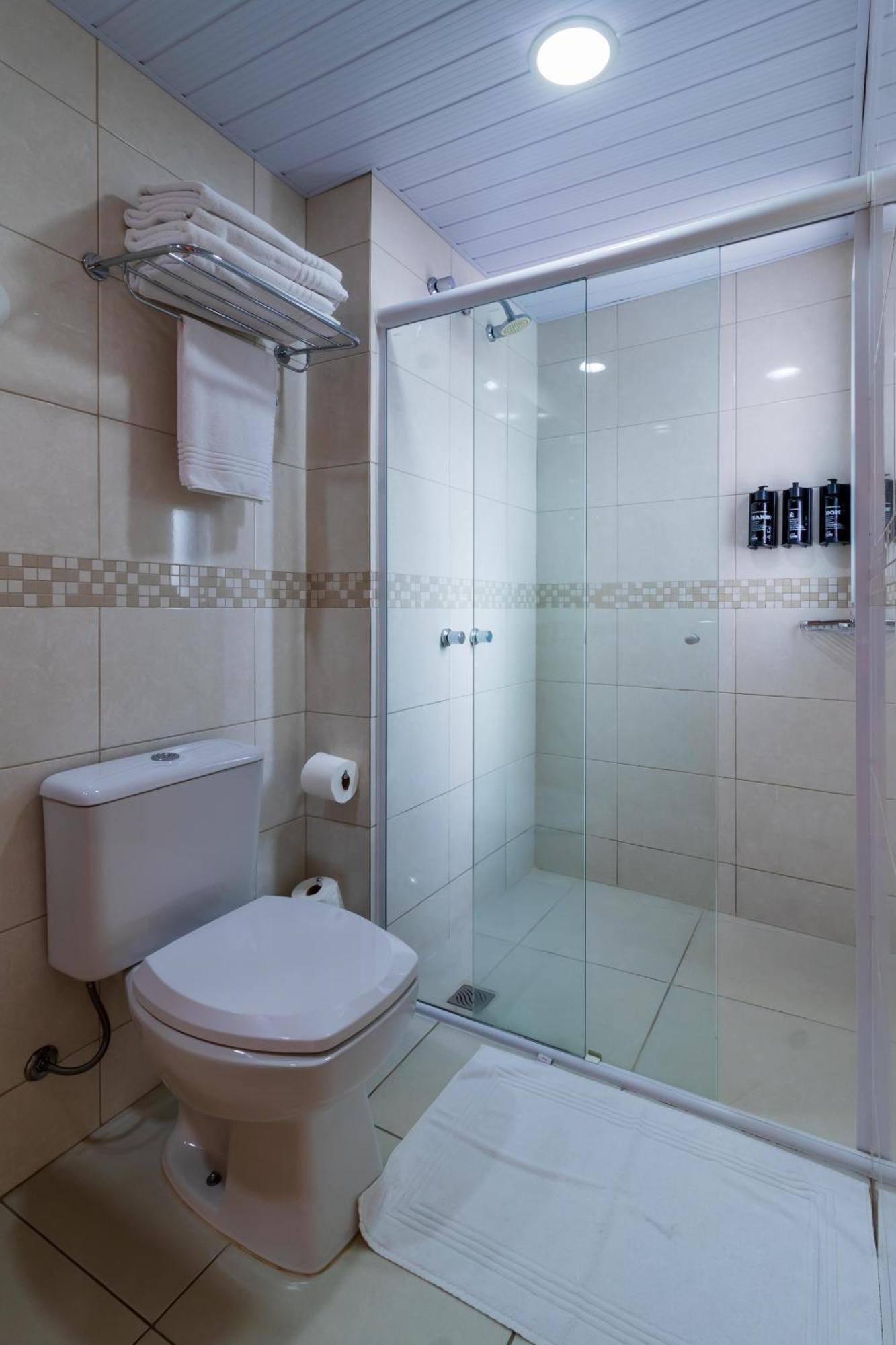 Quarto Quádruplo com Varanda