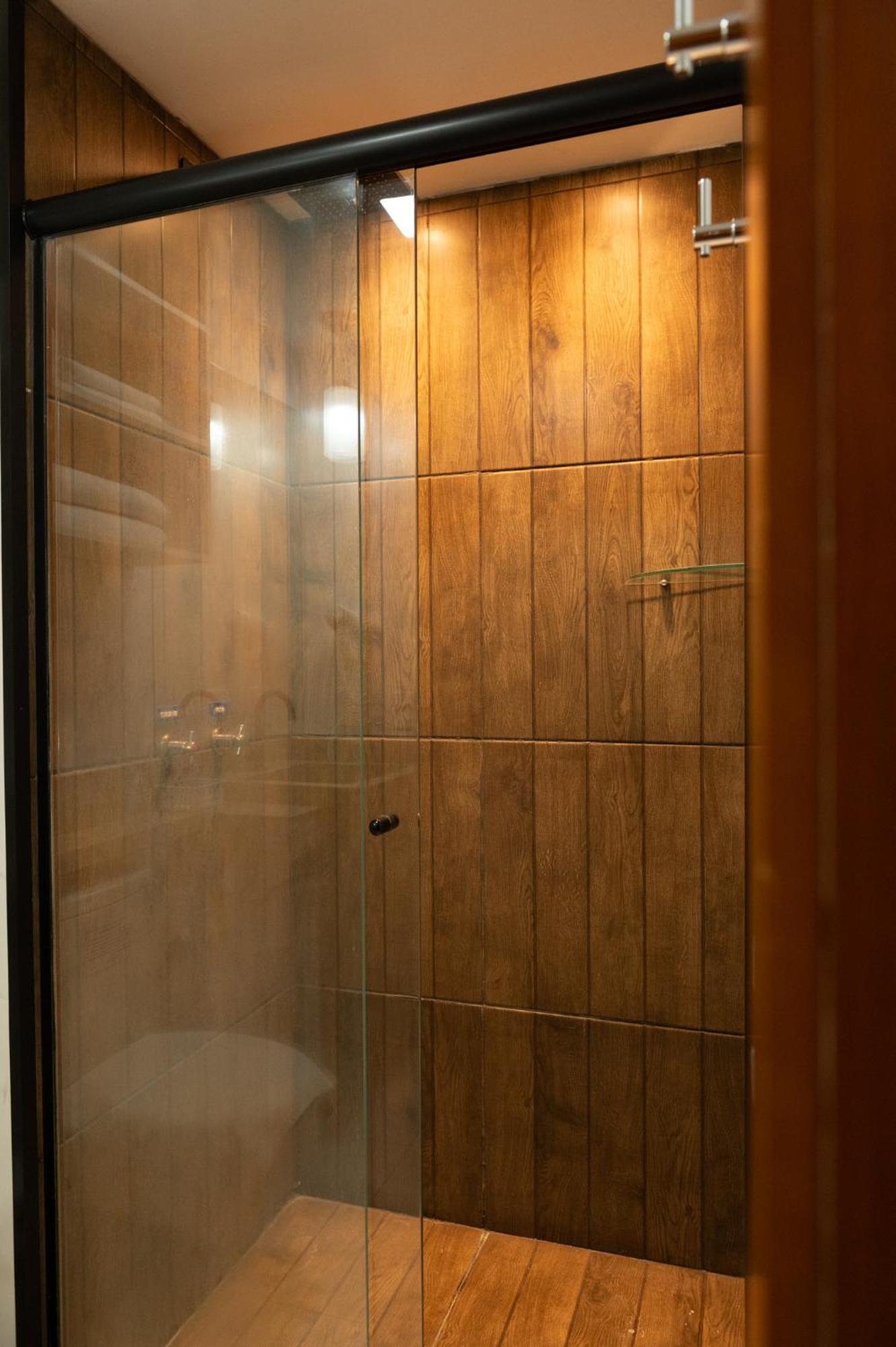 Quarto Deluxe com Cama de Casal ou 2 de Solteiro e Varanda