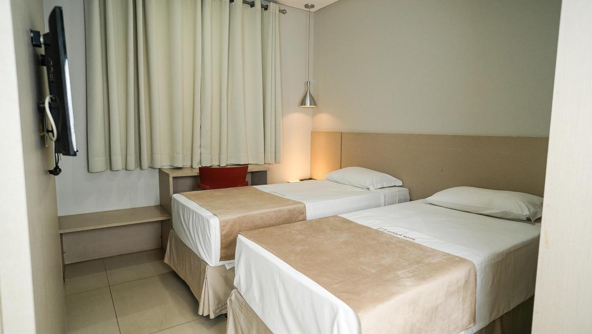 Quarto com 2 Camas de Solteiro