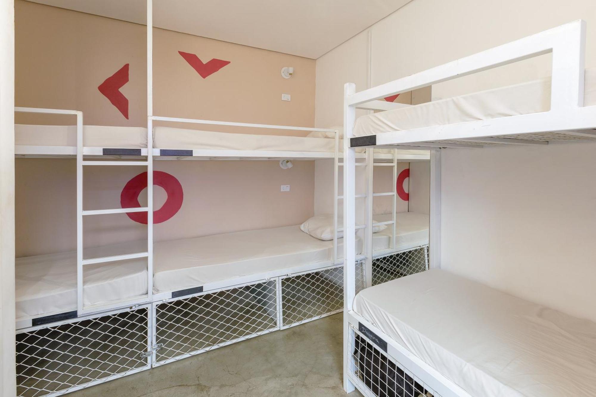 Posto Letto in Dormitorio Misto per 8 Persone con Bagno
