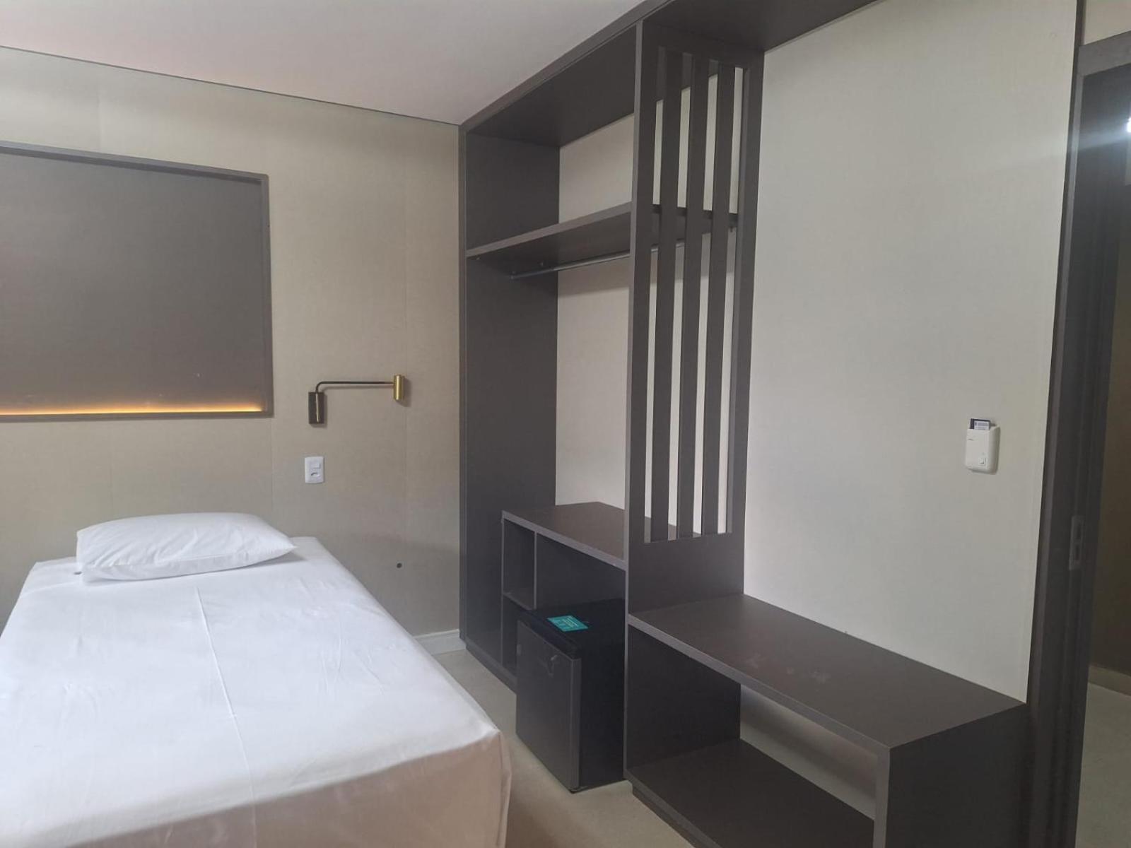 Quarto com Cama Queen-size