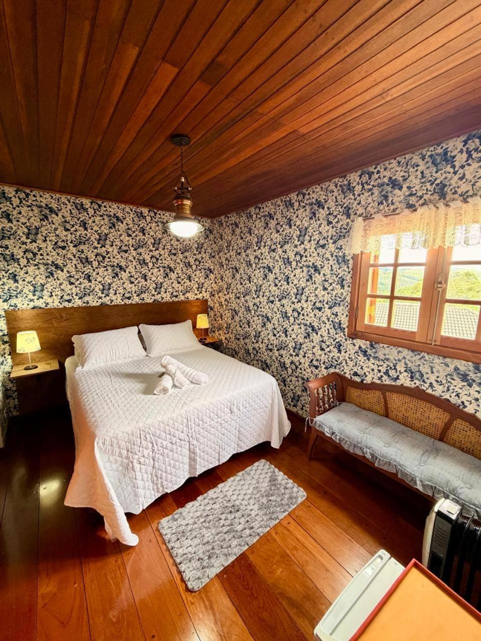 Quarto Duplo