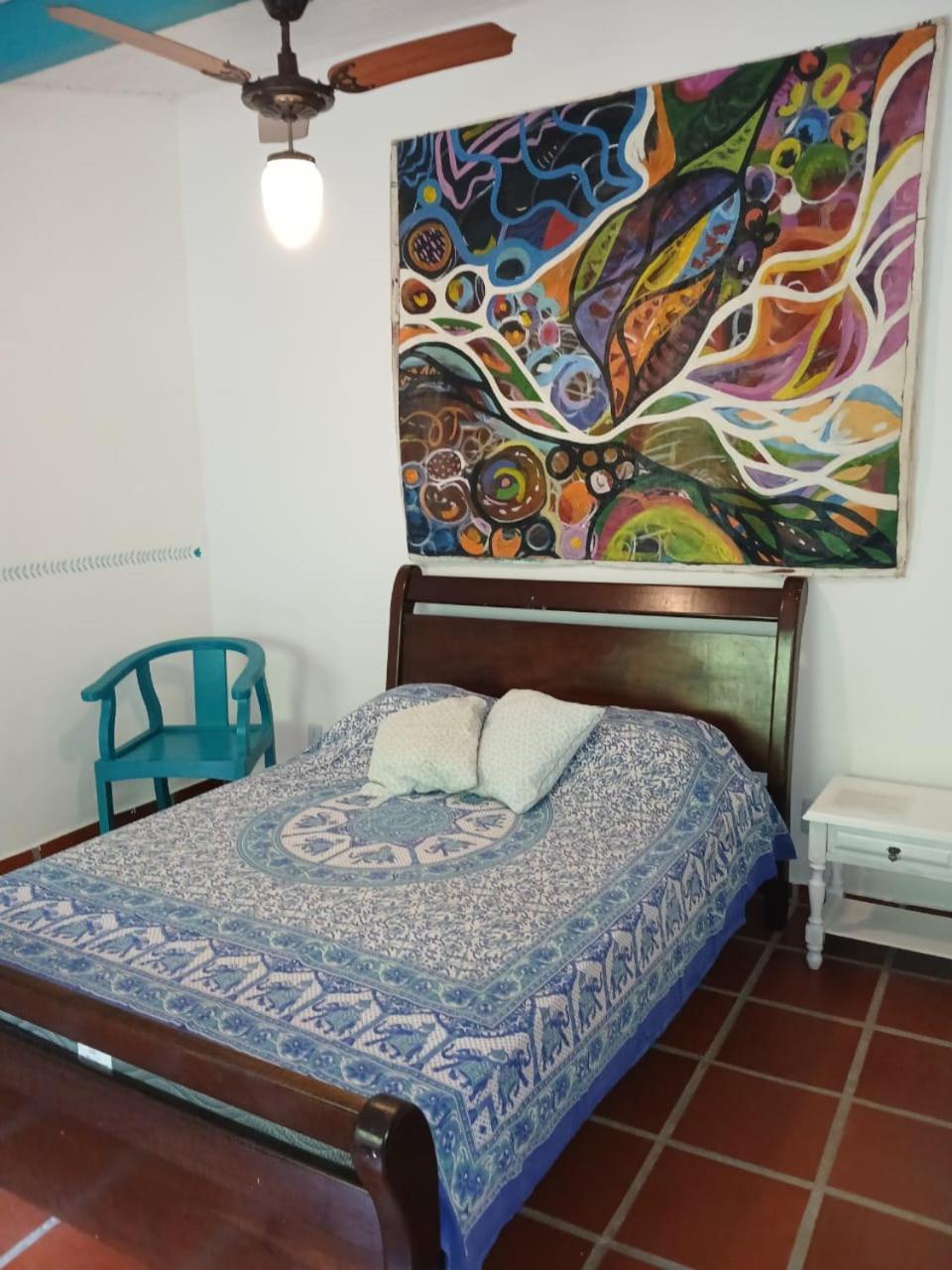 Quarto Triplo com Banheiro Privativo