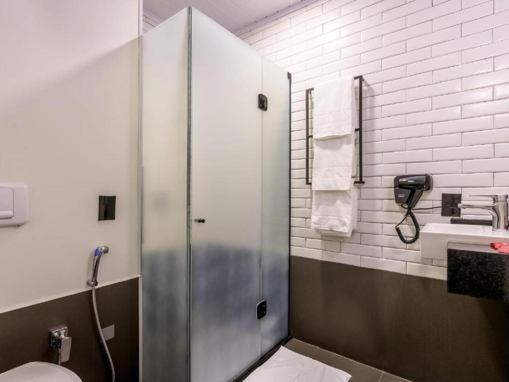 Apartamento Moderno com 1 Cama de Casal e 1 Cama de Criança