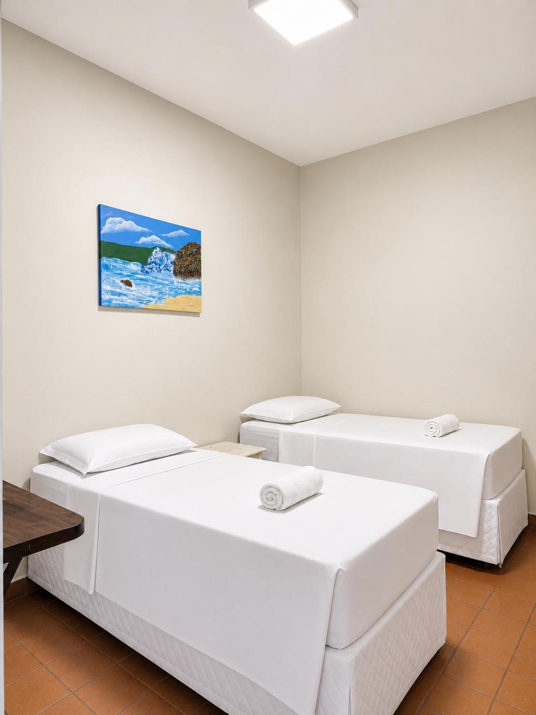 Quarto com 2 Camas de Solteiro