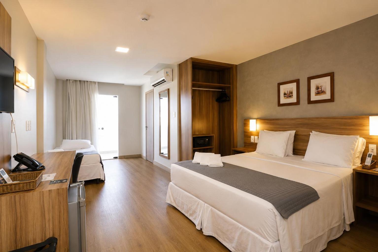 Quarto Duplo com Cama Extra