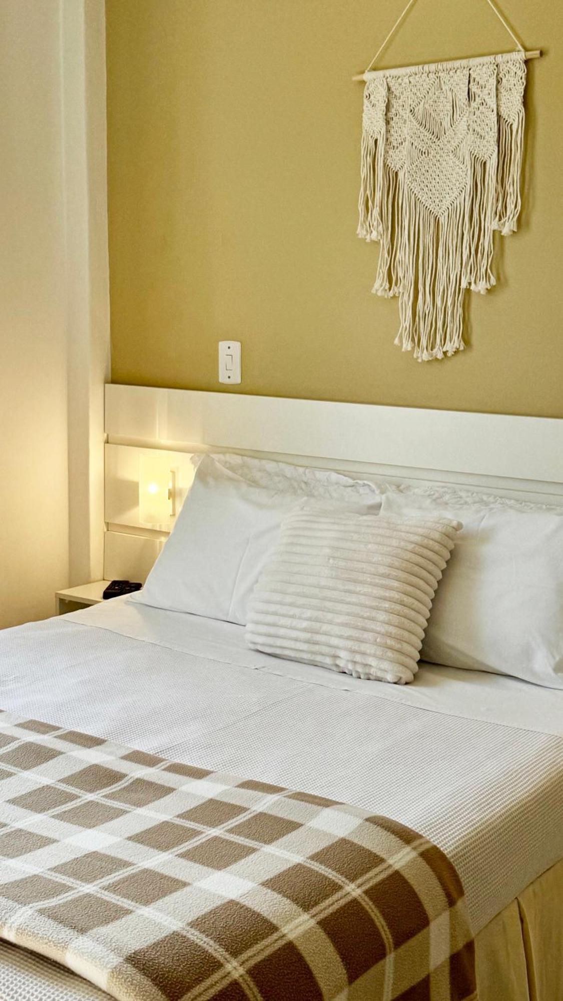 Quarto Triplo Comfort com Chuveiro