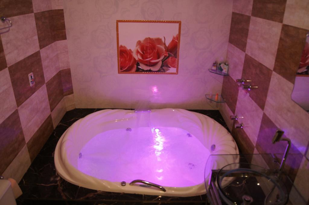 Quarto Duplo Superior com Banheira de Hidromassagem