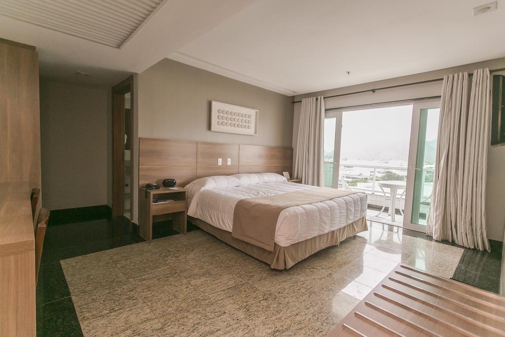 Deluxe Room,239608361:JPEG