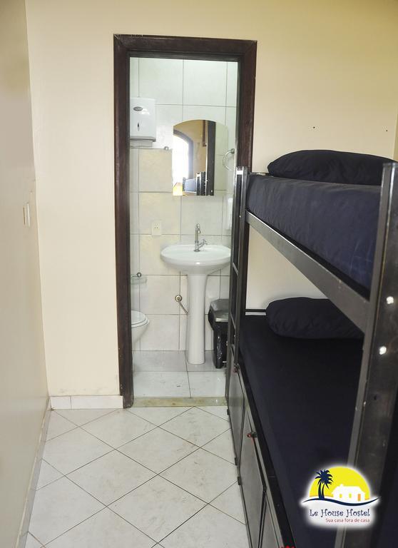 Low Cost Zweibettzimmer mit eigenem Bad