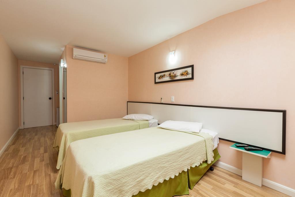 Quarto Deluxe com 2 Camas de Solteiro