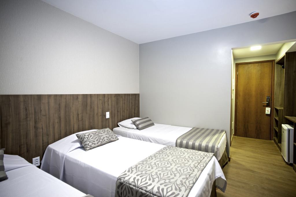 Habitación Triple Estándar con 3 camas individuales