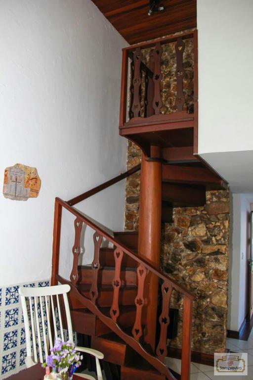 Quarto Triplo com Banheiro