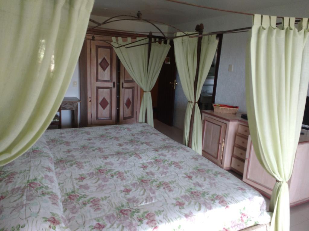 Standard Double Room with Garden View