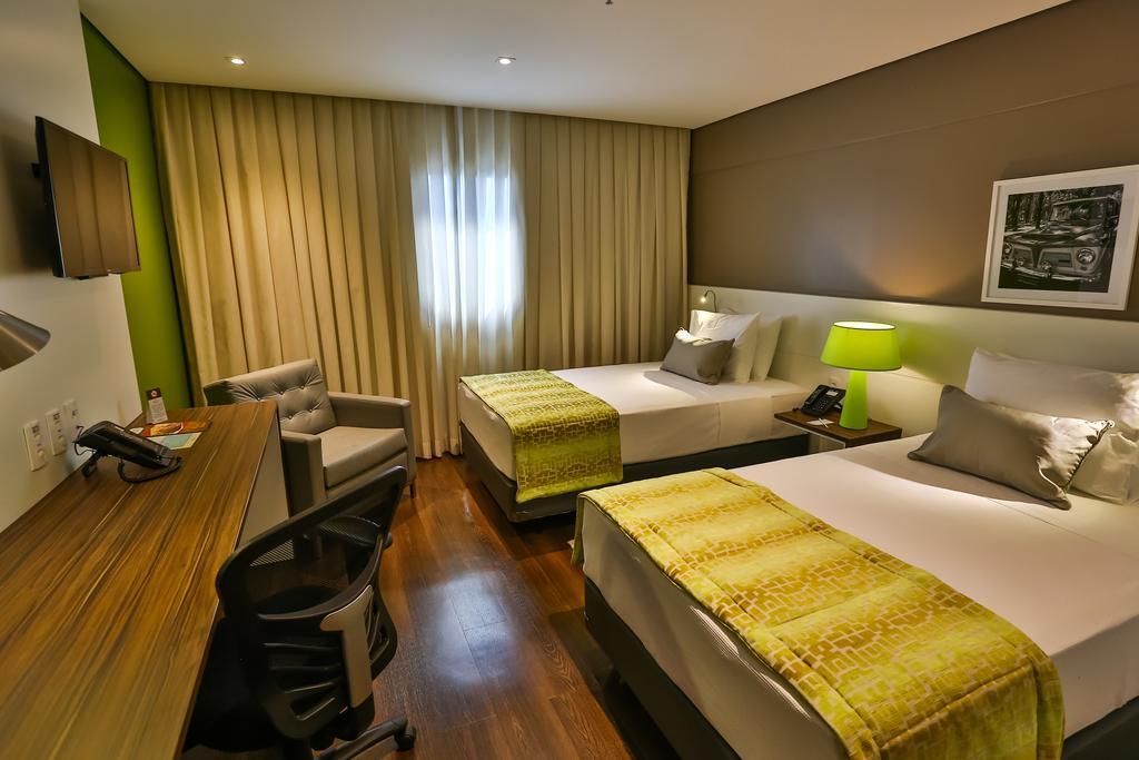 Quarto Deluxe com 2 Camas de Solteiro