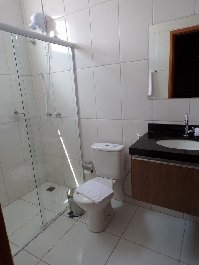 Quarto com 2 Camas de Solteiro