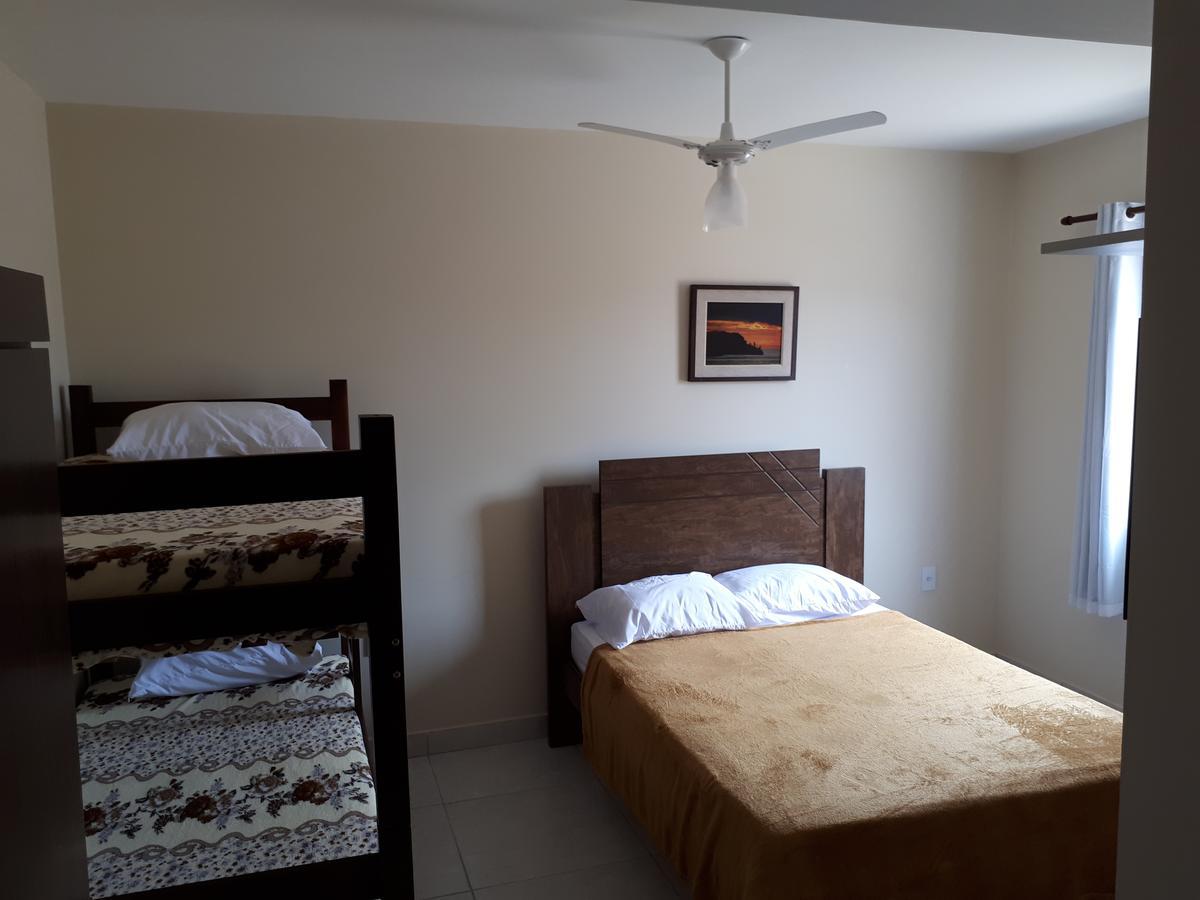 Quarto com Cama de Casal ou 2 de Solteiro