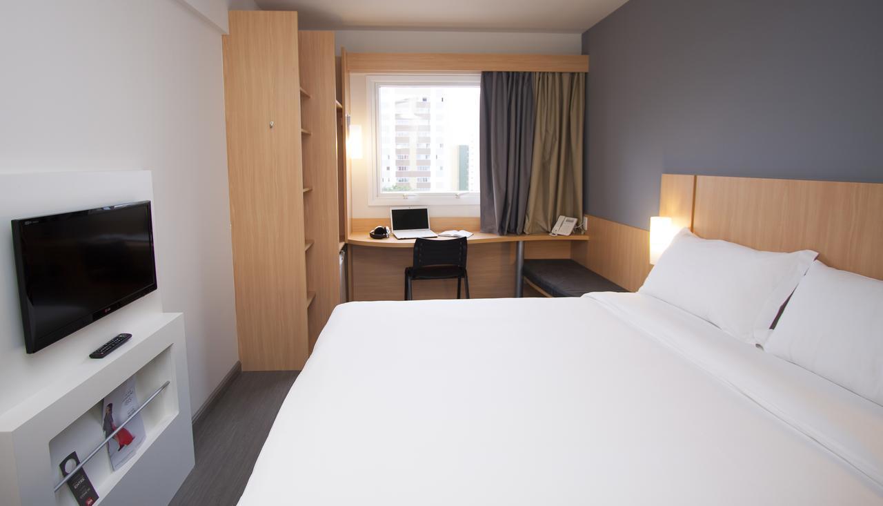 Quarto Standard com 1 Cama de Casal
