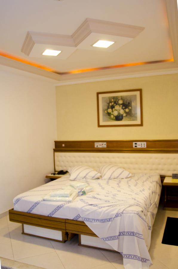 Quarto Duplo com Banheira de Hidromassagem