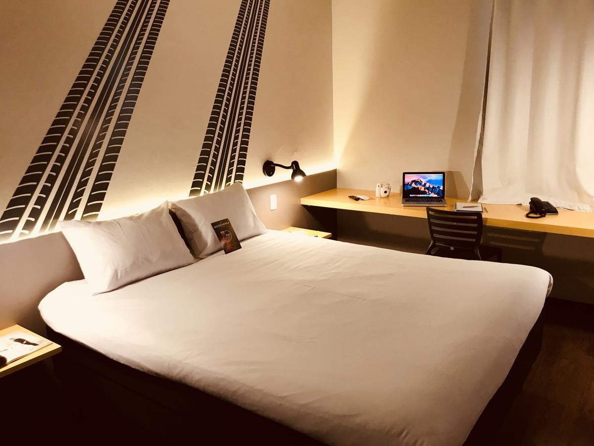 Quarto Duplo