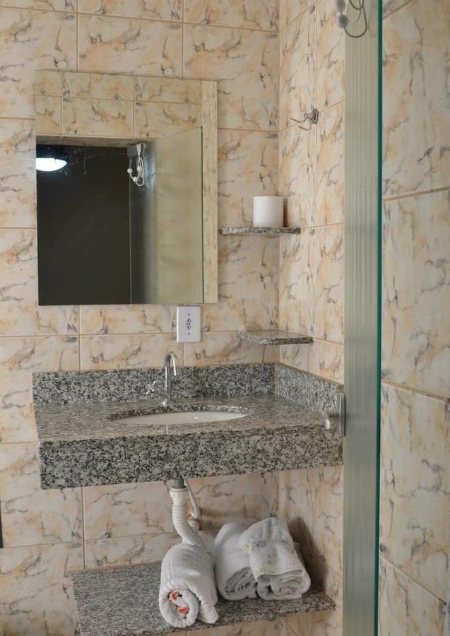 Quarto Econômico com Cama de Casal ou 2 de Solteiro