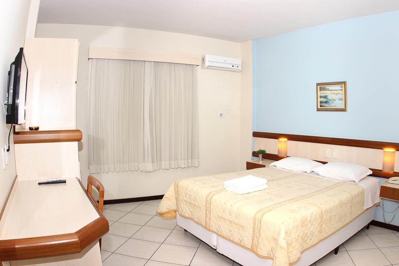 Quarto Duplo Deluxe com Chuveiro