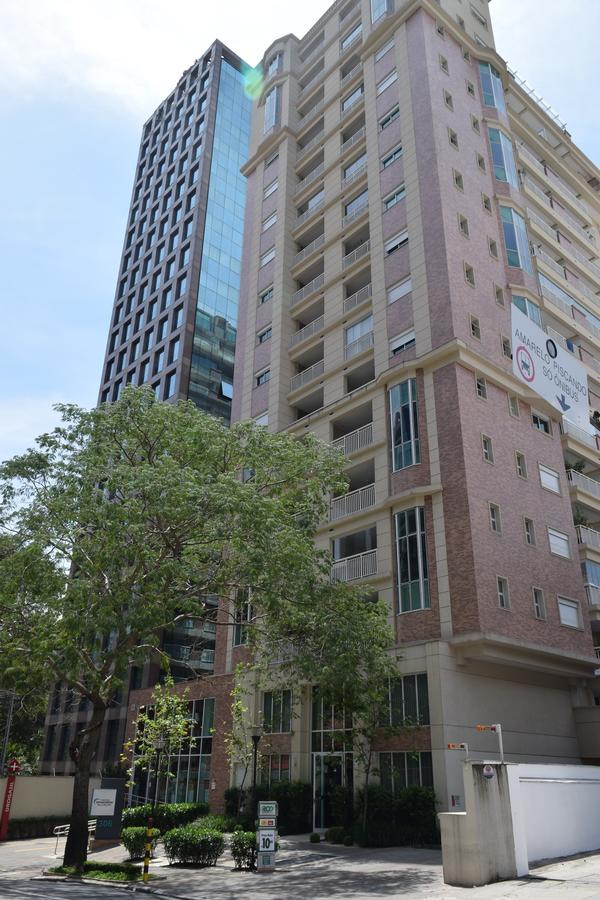 Apartamento com Varanda