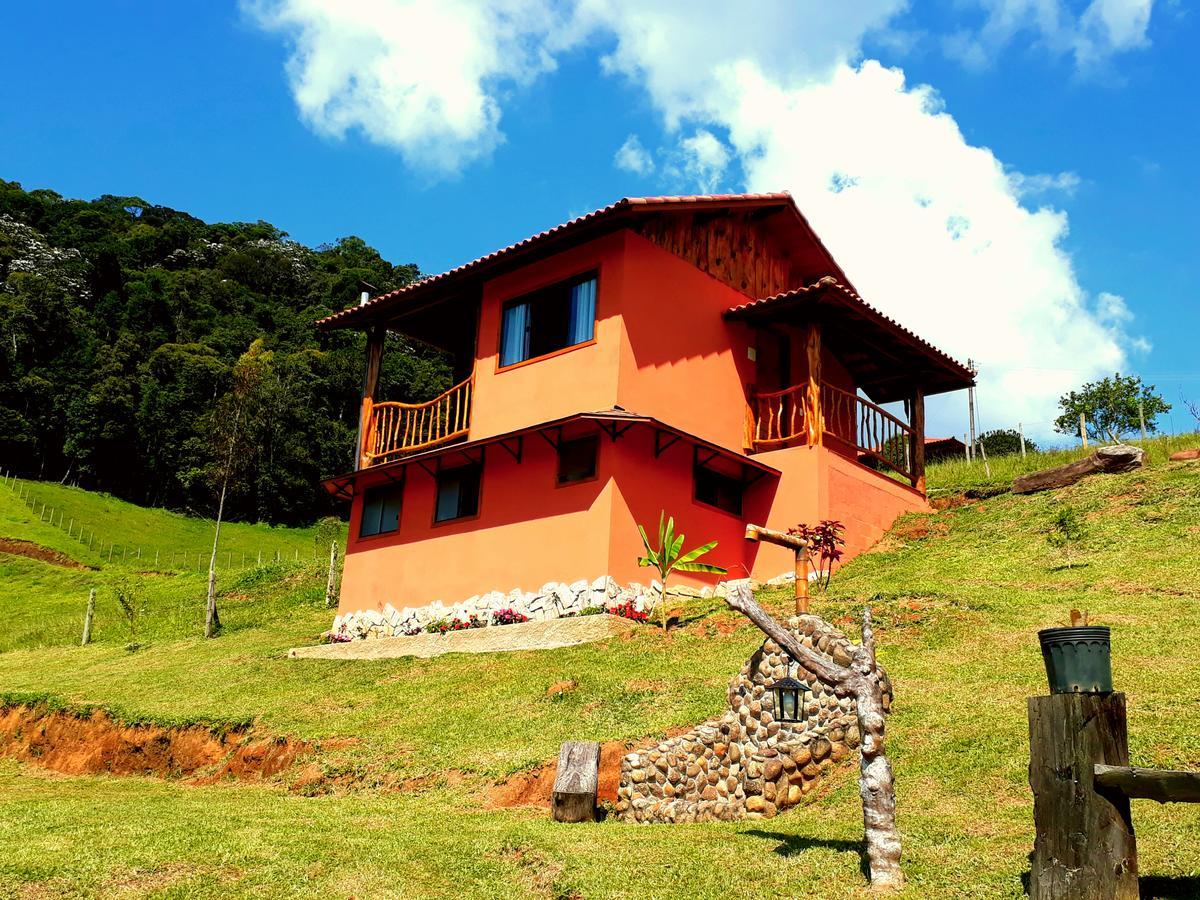 Quarto Quádruplo com Vista da Montanha